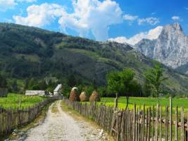 Groepsreis Albanië: Cultuur en strand; Besneeuwde bergtoppen en 