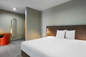 Livingstone Jan Thiel Resort Vandaag Inside / Oranje Zomer