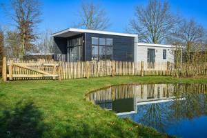 Forest lodge met omheinde tuin