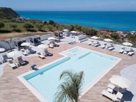 Midenza Seaside Nature Retreat