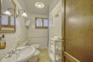 Mustard apt. with shared pool