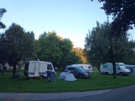 Camping Au Bord De Loire