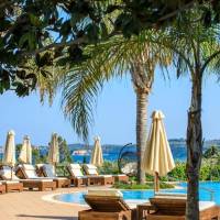 Colonides Retreat Sea & Silence