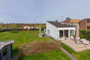 Ruim familiehuis met 1.200 m² tuin en vlak bij zee - Lepelblad 9