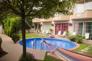 Aloha Apartments with pool