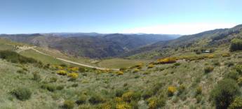Ruhiger Campingplatz am Fluss, Okzitanien