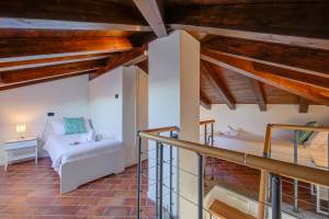 La Voce Del Lago Pied Dans L' Eau