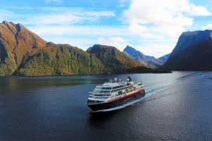 2024 Hurtigruten SINGLE SPECIAL 7-dagen Bergen - Kirkenes