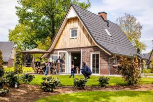 Villa Beukelaer Wellness Plus met Sauna en Whirlpool | Familie |