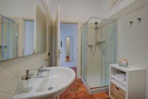 Il Nido Del Cigno Pied dans l'eau