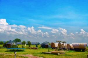 Besondere Übernachtung im Stroh, im Planwagen oder auf dem Bauer