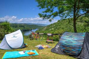 Campingplatz in CORDELLE, Auvergne-Rhône-Alpes