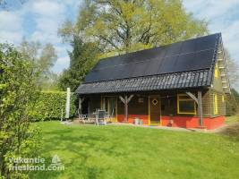 Landelijk gelegen vakantiehuis Bergumermeer