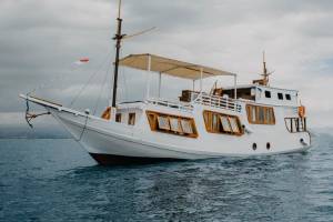 Bouwsteen luxe Komodo cruise White Pearl