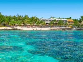 Le Peninsula Bay Beach