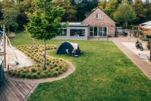 Luxuriöser Campingbereich mit viel Privatsphäre, Whirlpool, behe