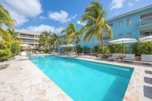 Dolphin Suites Hotel