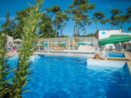 Camping Paradis - La Pomme de Pin