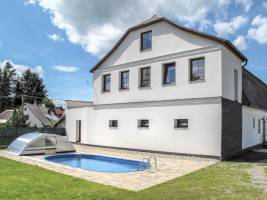 Pool & Wellness Estate