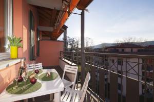 Casa Fiorita Pool and Lake