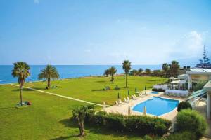 Natura Beach Hotel&Villas