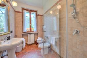 Borgo Belvedere-lake view & shared pool