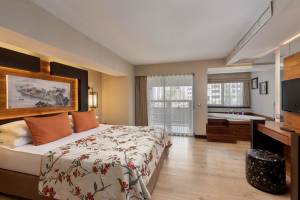 Limak Lara Deluxe Hotel & Spa