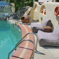 Pella House Studios & Apartments