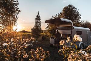 Camping auf dem Bauernhof an einem ruhigen und blumigen Ort!