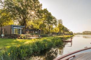 Vechtoever | Sauna & Buitendouche | 4 Pers.