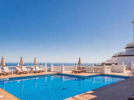 Macdonald La Ermita Club