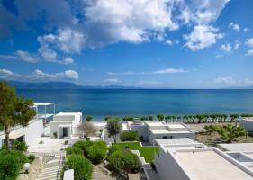 Dimitra Beach Hotel & Suites