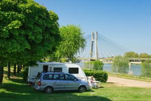 Camping Du Pont De Bourgogne