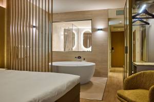 WestCord Hotel Eindhoven | Übernachtung in einem Zimmer mit XL-W