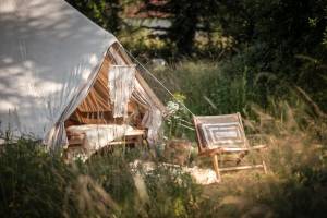 Campingplatz bei den Bewohnern von Jeu-maloches, Centre-Val de L