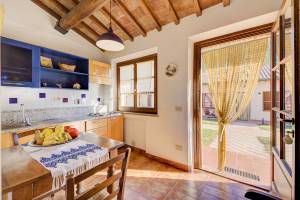 Thyme apt with shared pool