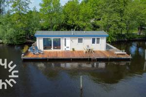 Comfortabele 2 persoons woonboot nabij Giethoorn met prachtig ui