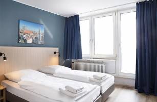 A en O Munchen Hackerbrucke