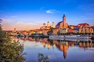 Rondreis Langs de stroom van de Donau