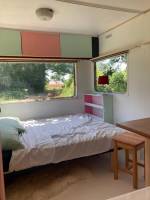 Brut Nature, ein Naturcampingplatz zum Thema Wein im ländlichen 