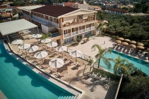 Altura Hotel