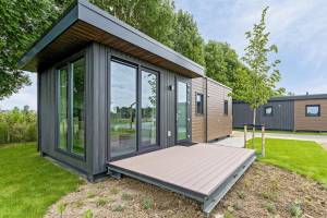 Chalet voor 4 personen met terras op Resort Lexmond