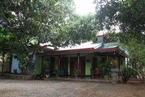 L.L.Tourist Inn&Safari jeeps