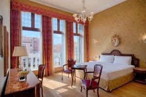 Hotel NH Venezia Santa Lucia