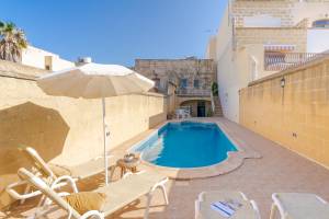 Ta'Leli Pool Farmhouse in Gozo