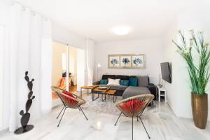 Calahonda Elegance With Pool And Sea View