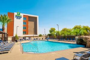 Holiday Inn Express&Suites Las Vegas - E Tropicana by IHG