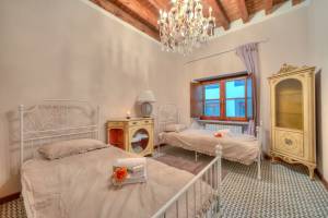 Laetitia Salò-Historic center near Lake