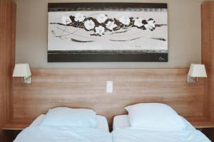 2 + 2-person Hotel room