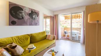 Amandine 2p6p Balcony Sunday arrival